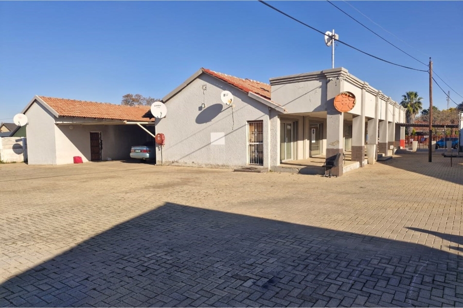 Commercial Property for Sale in Wilkoppies North West